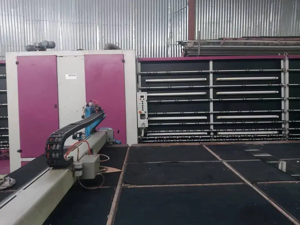 استخدام کارگر شیشه بری|استخدام صنعتی، فنی، مهندسی|تهران, قناتکوثر|دیوار