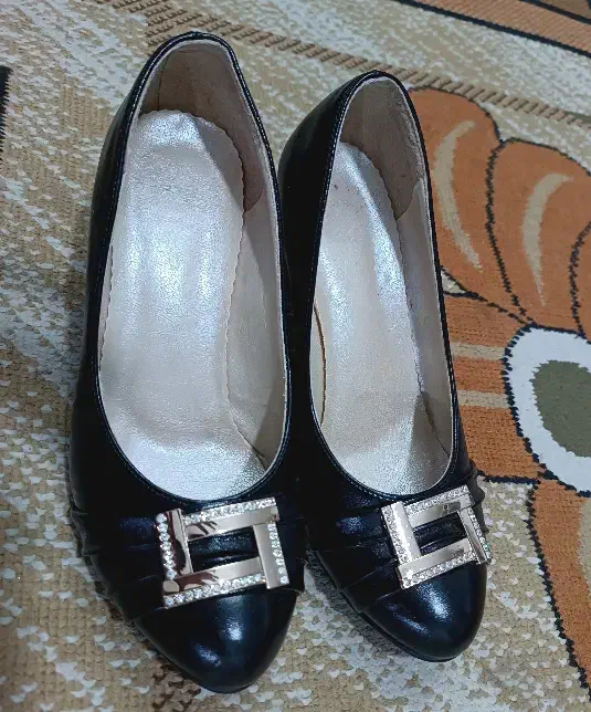 کفش مجلسی|کیف، کفش، کمربند|قهدریجان, |دیوار