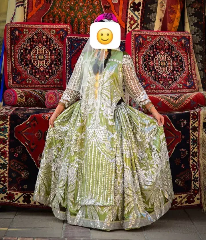 لباس محلی|لباس|شیراز, قلعه نو|دیوار