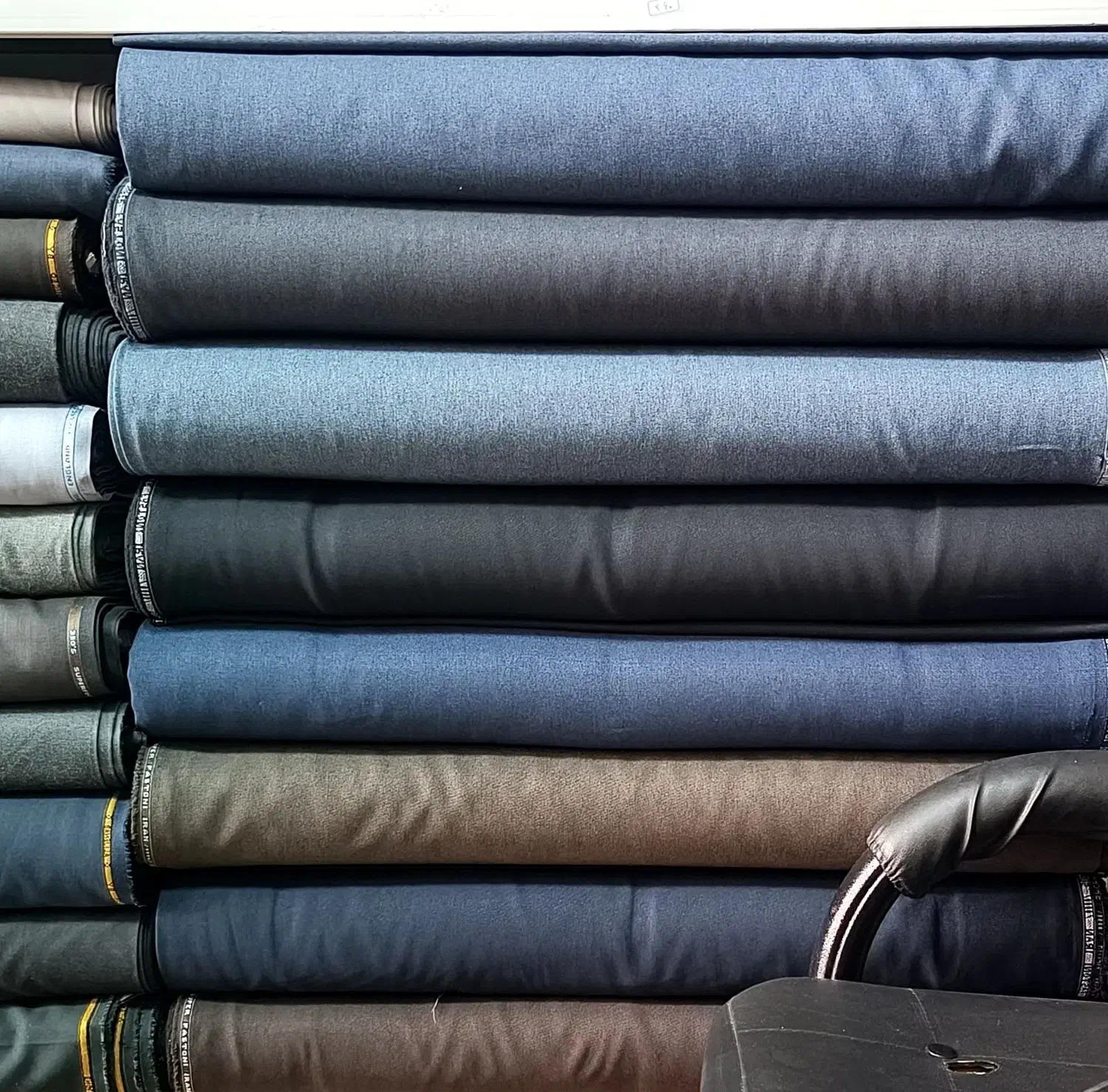 پارچە کەوا و پانتول|لباس|مریوان, |دیوار