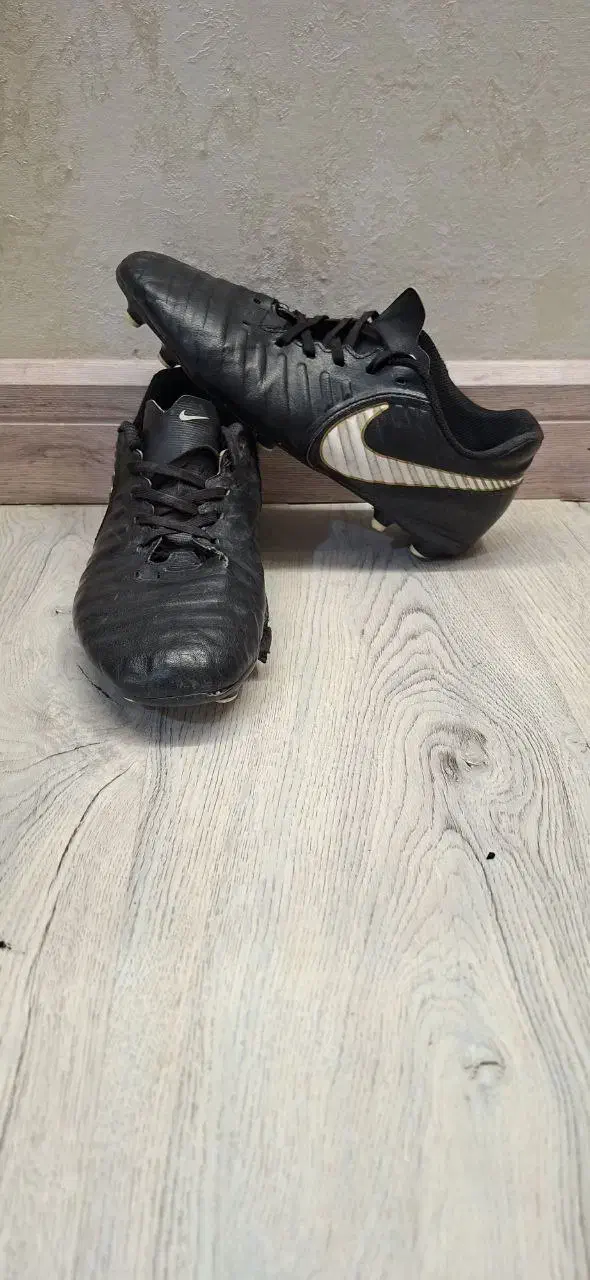 کفش فوتبال خارجی|کیف، کفش، کمربند|مشهد, محمدآباد|دیوار