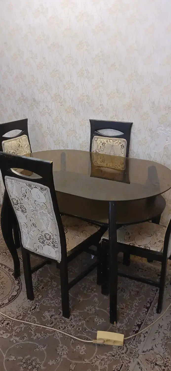 میزوصندلی ۴نفره|میز و صندلی غذاخوری|مشهد, رسالت|دیوار