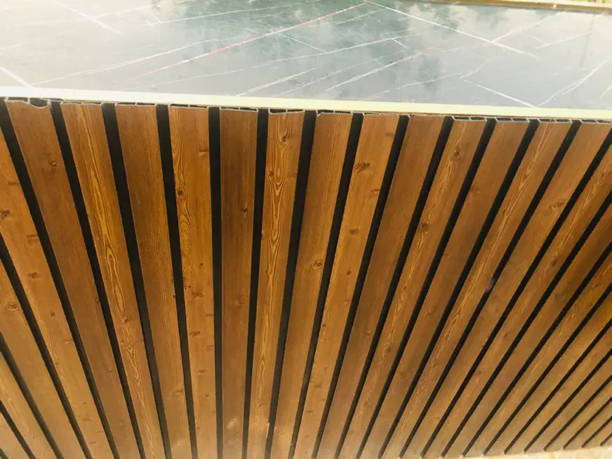 ویترین سه طبقه تزیین شده با ترمووال|فروشگاه و مغازه|جیرفت, |دیوار