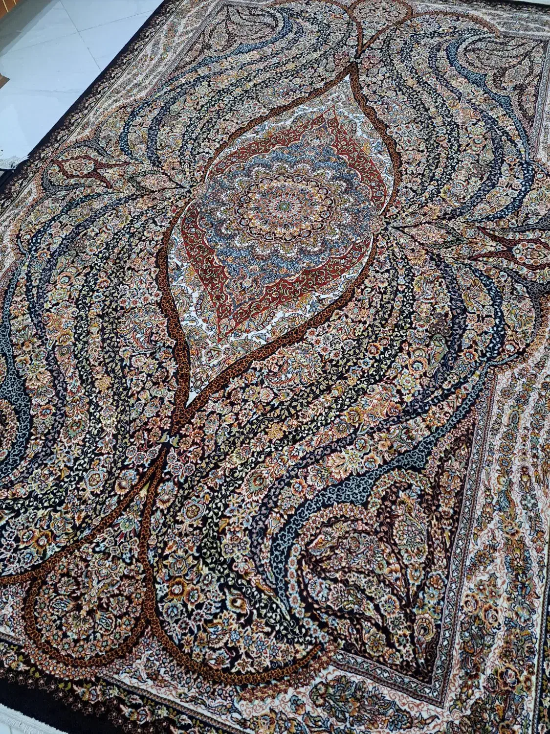 چند عدد فرش ۶ و ۱۲ متری و آشپزخانه|فرش|ری, فیروزآبادی|دیوار