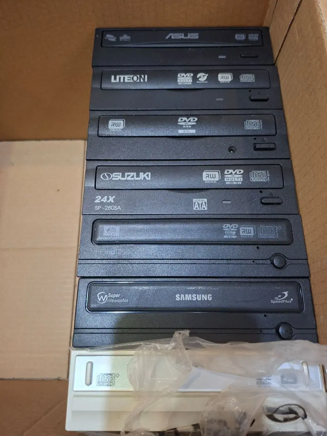 قطعات و لوازم کامپیوتر کارکرده سالم|قطعات و لوازم جانبی رایانه|تهران, صد دستگاه|دیوار