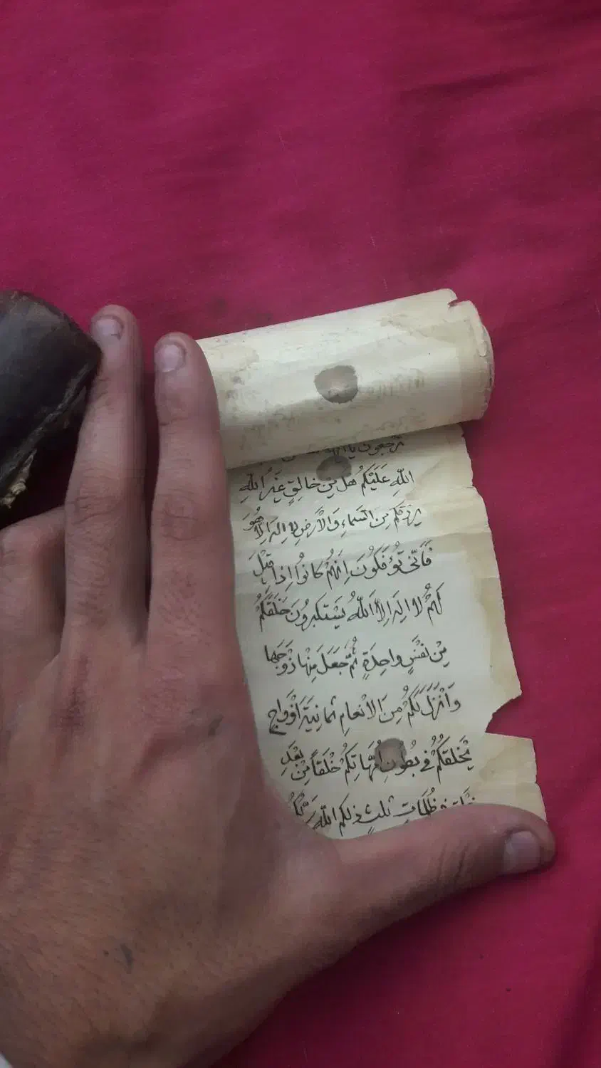 قرآن رولی قدیمی|کلکسیون اشیاء عتیقه|کرمان, |دیوار