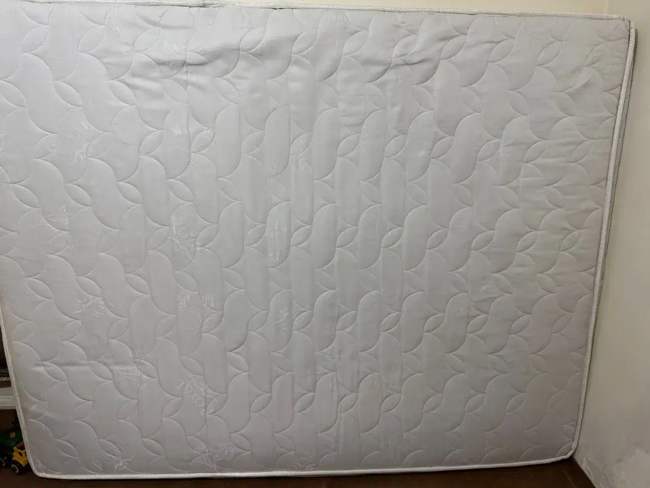 خوشخواب دو نفزه|تشک تختخواب|خوی, |دیوار