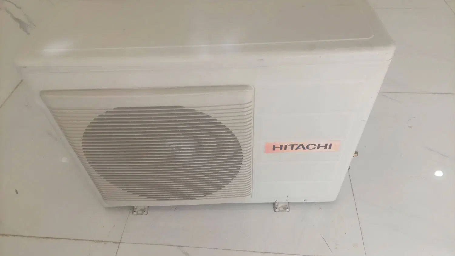 کندانسور ۱۸ هزار هیتاچی|کولر گازی و فن‌کوئل|ابریشم, |دیوار