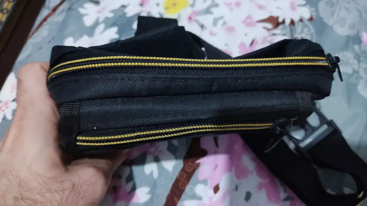 کیف کمری مردانه|کیف، کفش، کمربند|رشت, دروازه لاکان|دیوار