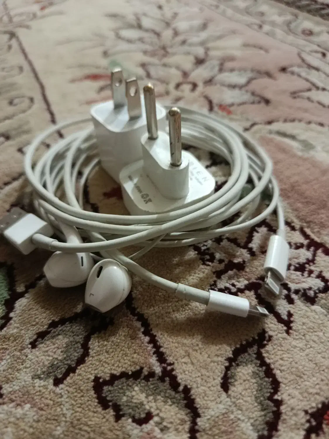 شارژر و هندزفری آیفون سر کارتونی|لوازم جانبی موبایل و تبلت|بیرجند, |دیوار