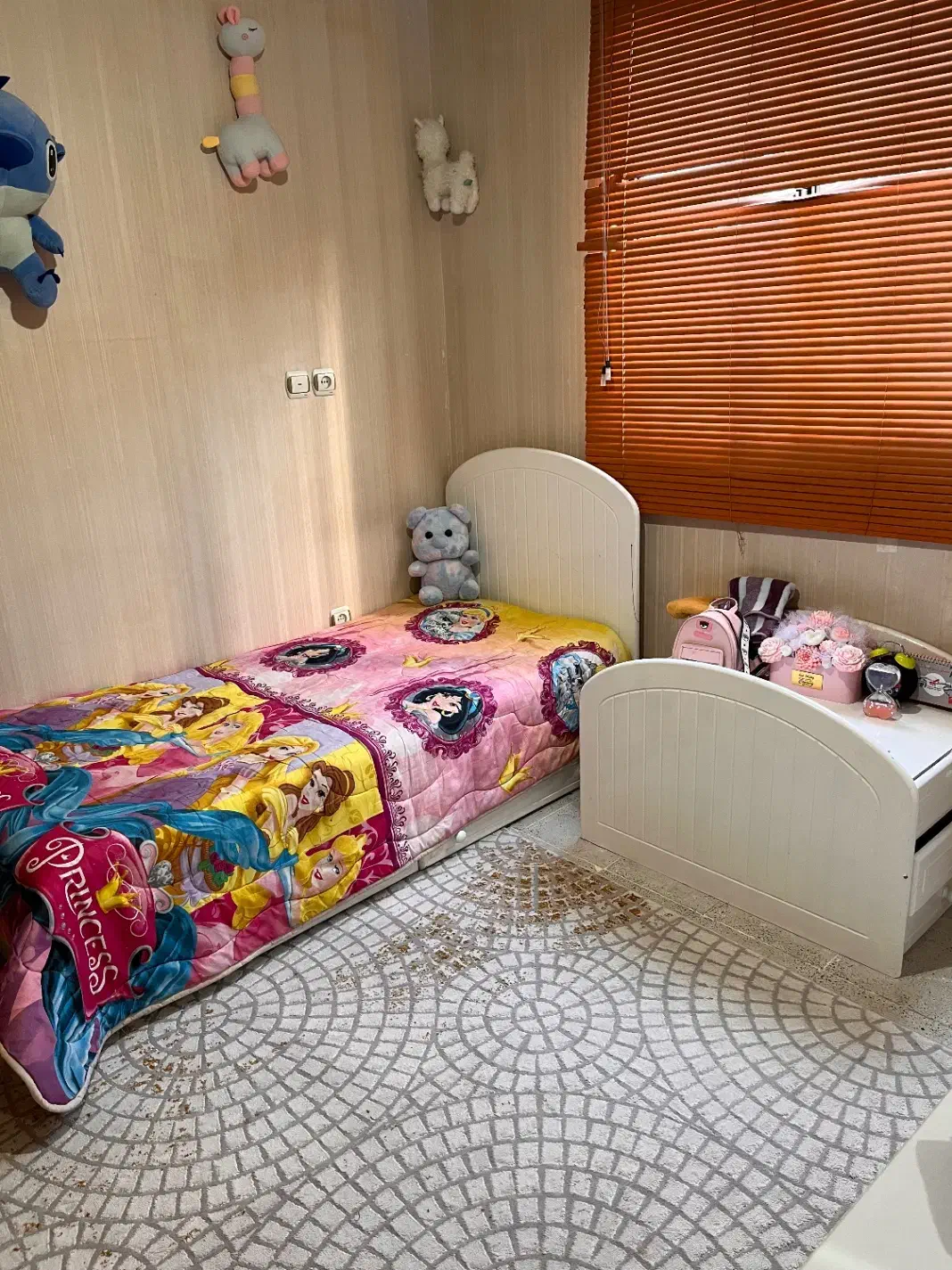 تخت و کمد بچه|تخت و سرویس خواب|قائمشهر, |دیوار