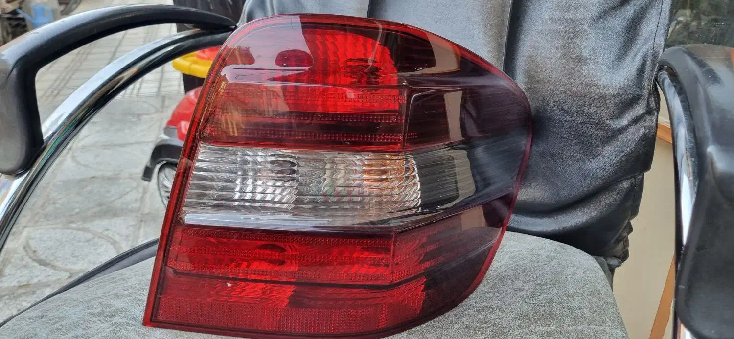 چراغ خطر عقب فابریک بنز|قطعات یدکی و لوازم جانبی|نسیم‌شهر, |دیوار