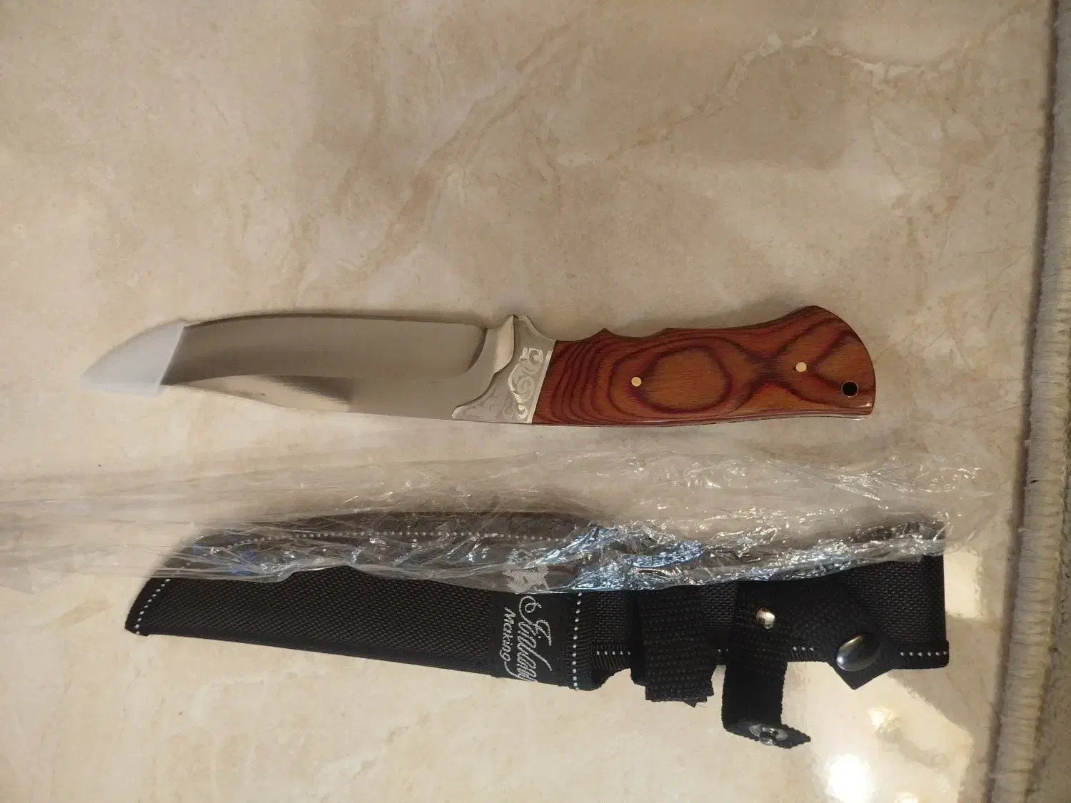 چاقوی سفری کلمبیا|کوهنوردی و کمپینگ|ری, صفاییه (چشمه علی)|دیوار