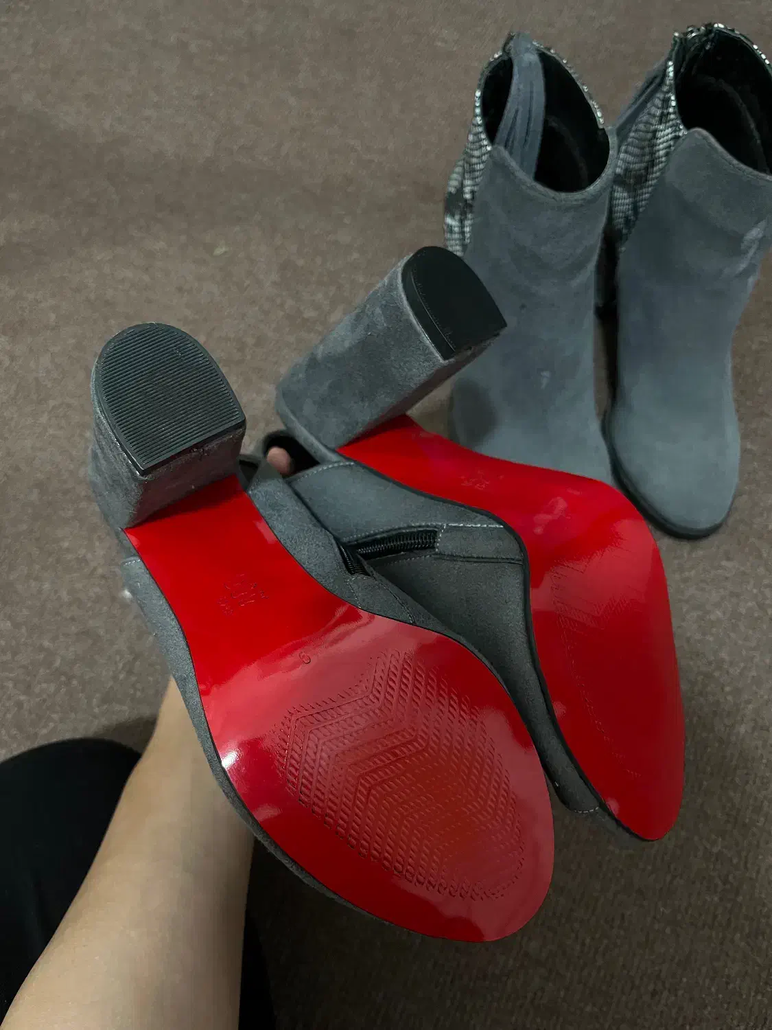 نیم بوت پاشنه دار|کیف، کفش، کمربند|ساری, |دیوار