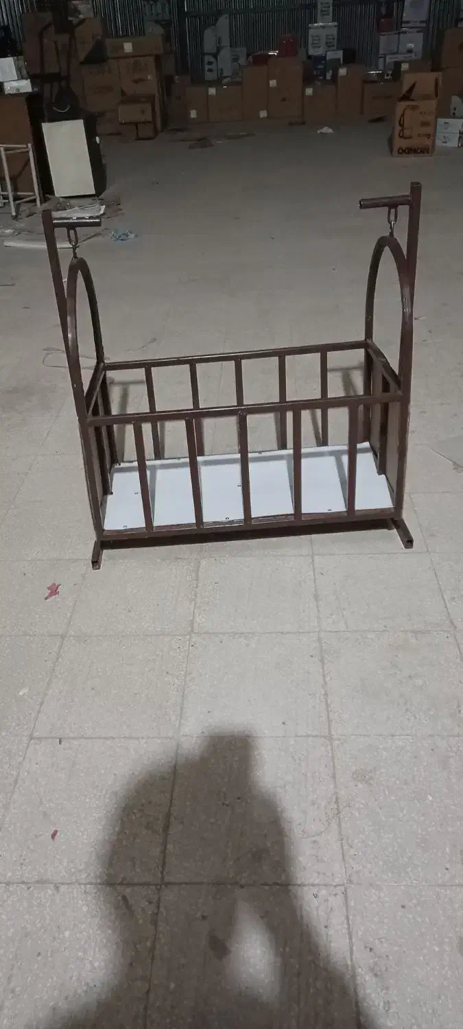 گهواره ی نوزادنواصلااستفاده نشده دست سازومحکم|تخت و صندلی بچه|کاشان, شهرک صنعتی کویر|دیوار