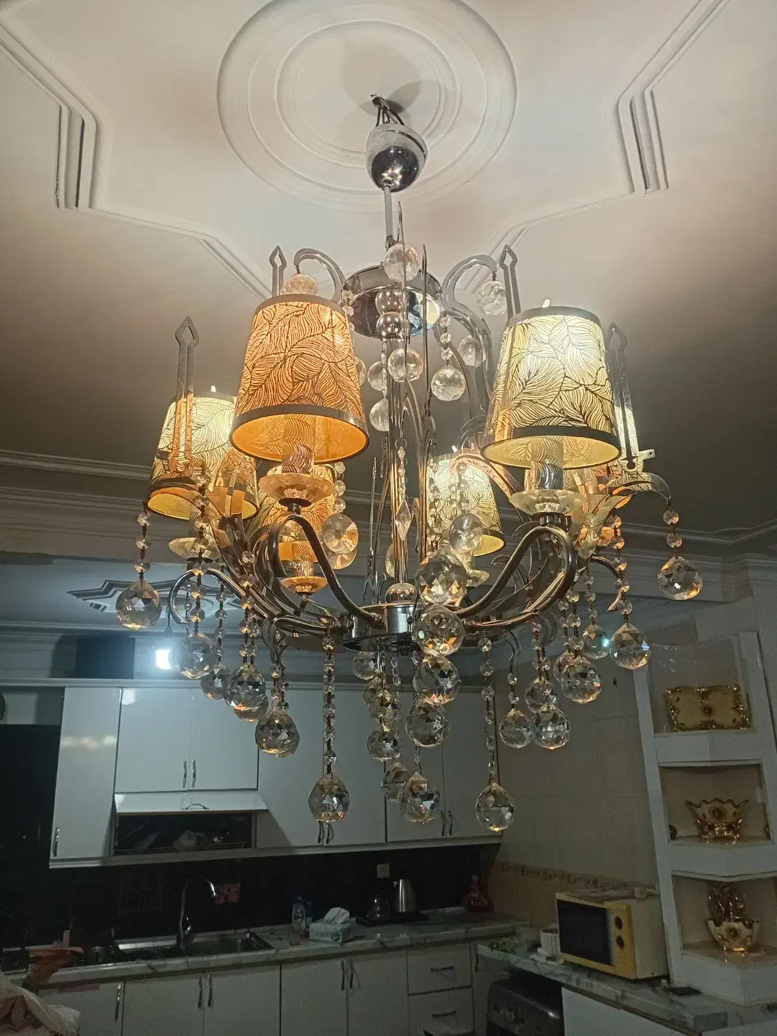 لوستر|لوستر و چراغ آویز|رباط‌کریم, رباط‌کریم|دیوار