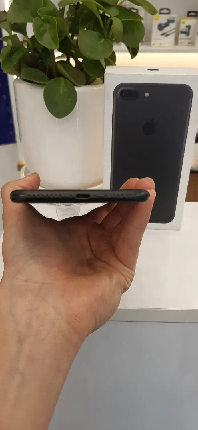 iphone 7plus|موبایل|تهران, صادقیه|دیوار