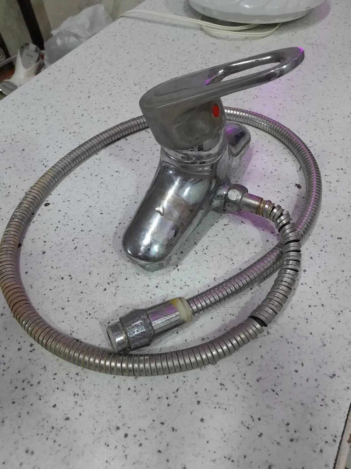 فلش تانک وشیر دستشویی|مصالح و تجهیزات ساختمان|پاکدشت, پاکدشت (مامازند)|دیوار