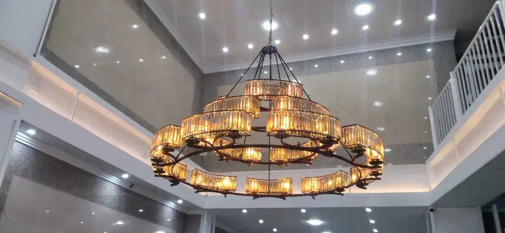 لوستر سه طبقه درحد نو|لوستر و چراغ آویز|کرج, برغان|دیوار