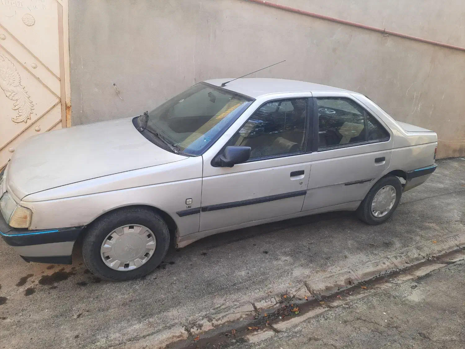 پژو ۴۰۵|خودرو سواری و وانت|ملک‌آباد, |دیوار