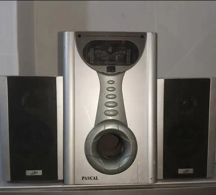 اسپیکر کامپیوتر فلش خور بلوتوث دار aux بیس دار|قطعات و لوازم جانبی رایانه|نجفآباد, امام خمینی|دیوار