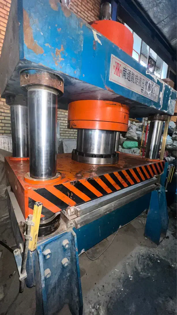 دستگاه پرس ۶۰۰ تن وارداتی|ماشین‌آلات صنعتی|ری, ولی آباد|دیوار