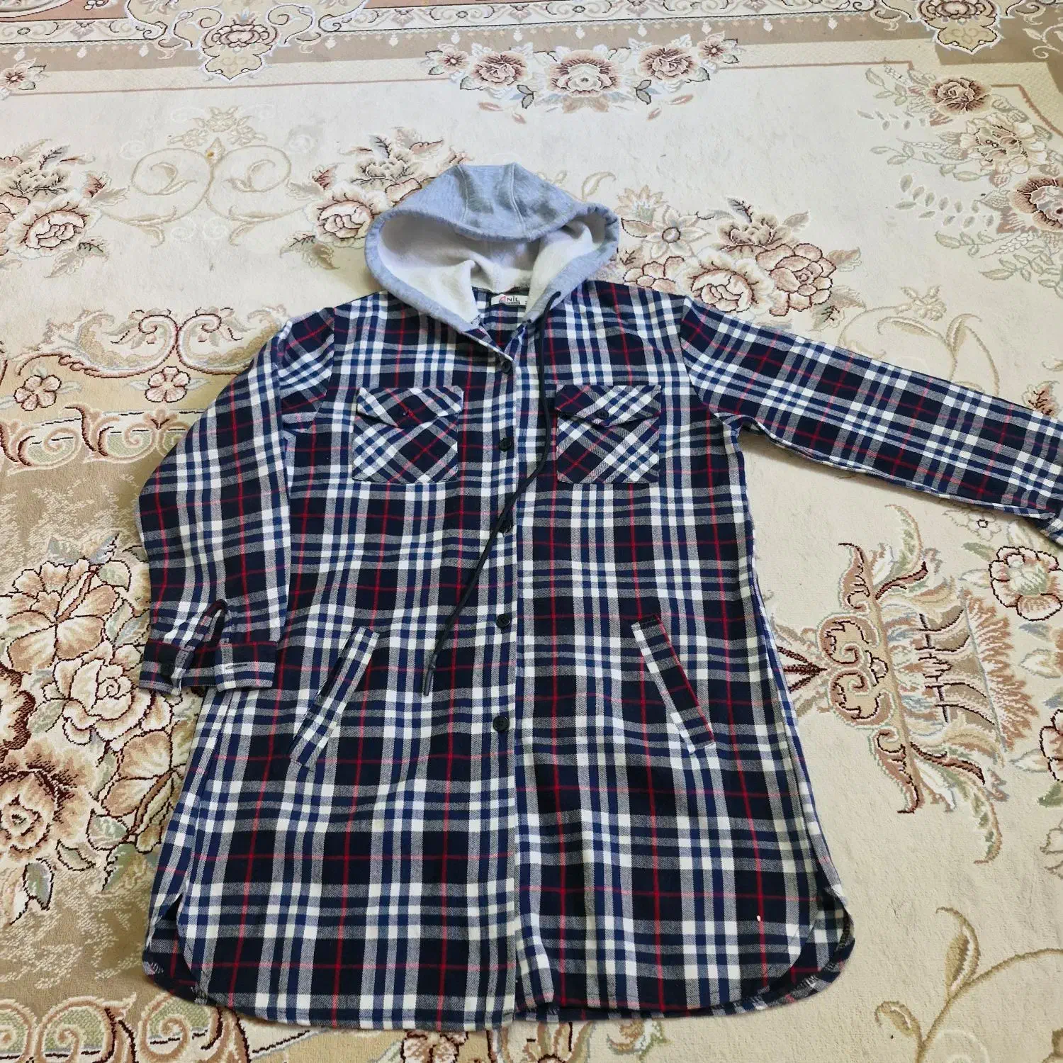 لباس در حد نو|لباس|قم, سرحوض|دیوار