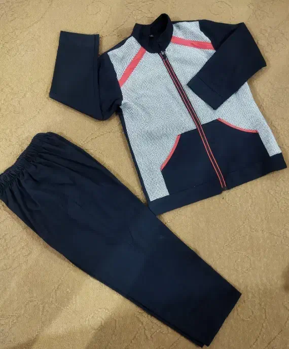 چند لباس  بچگانه|کفش و لباس بچه|اردبیل, |دیوار