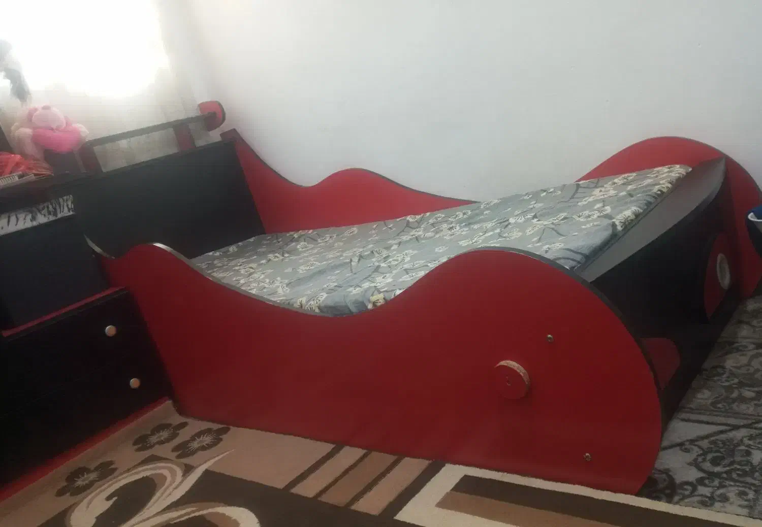 تخت وکمد|تخت و صندلی بچه|اراک, |دیوار