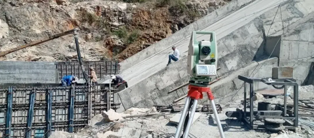 نقشه بردار خدمات نقشه برداری یوتی ام شمیم|خدمات پیشه و مهارت|بروجرد, |دیوار