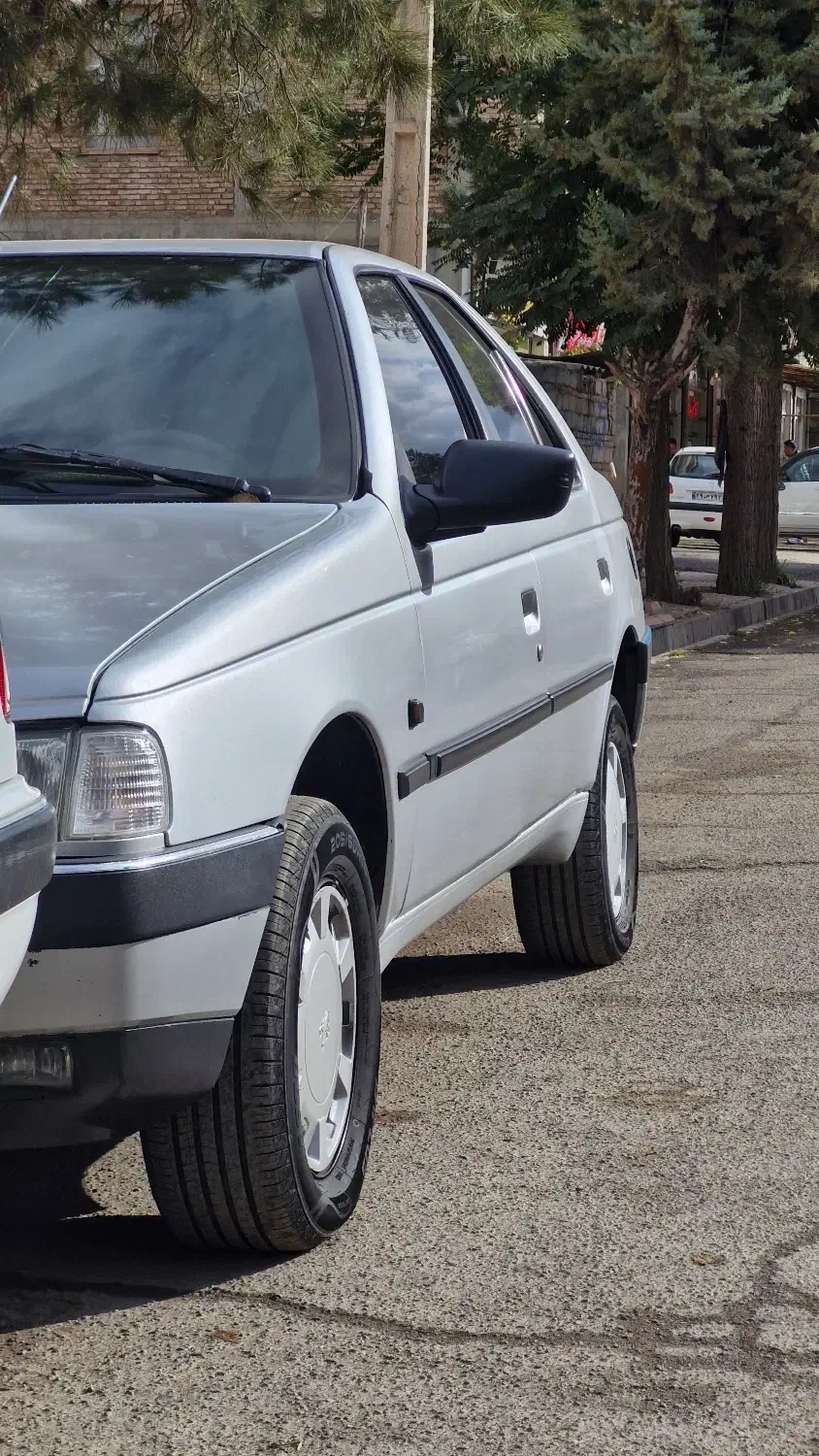 پژو ۴۰۵ دوگانه کارخانه مدل ۹۷|خودرو سواری و وانت|قشلاق دشت, |دیوار