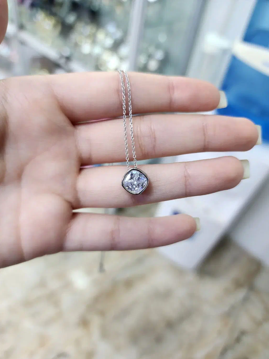 پلاک زنجیر تک نگین مکعبی نقره اصلی|بدلیجات|کرمانشاه, |دیوار