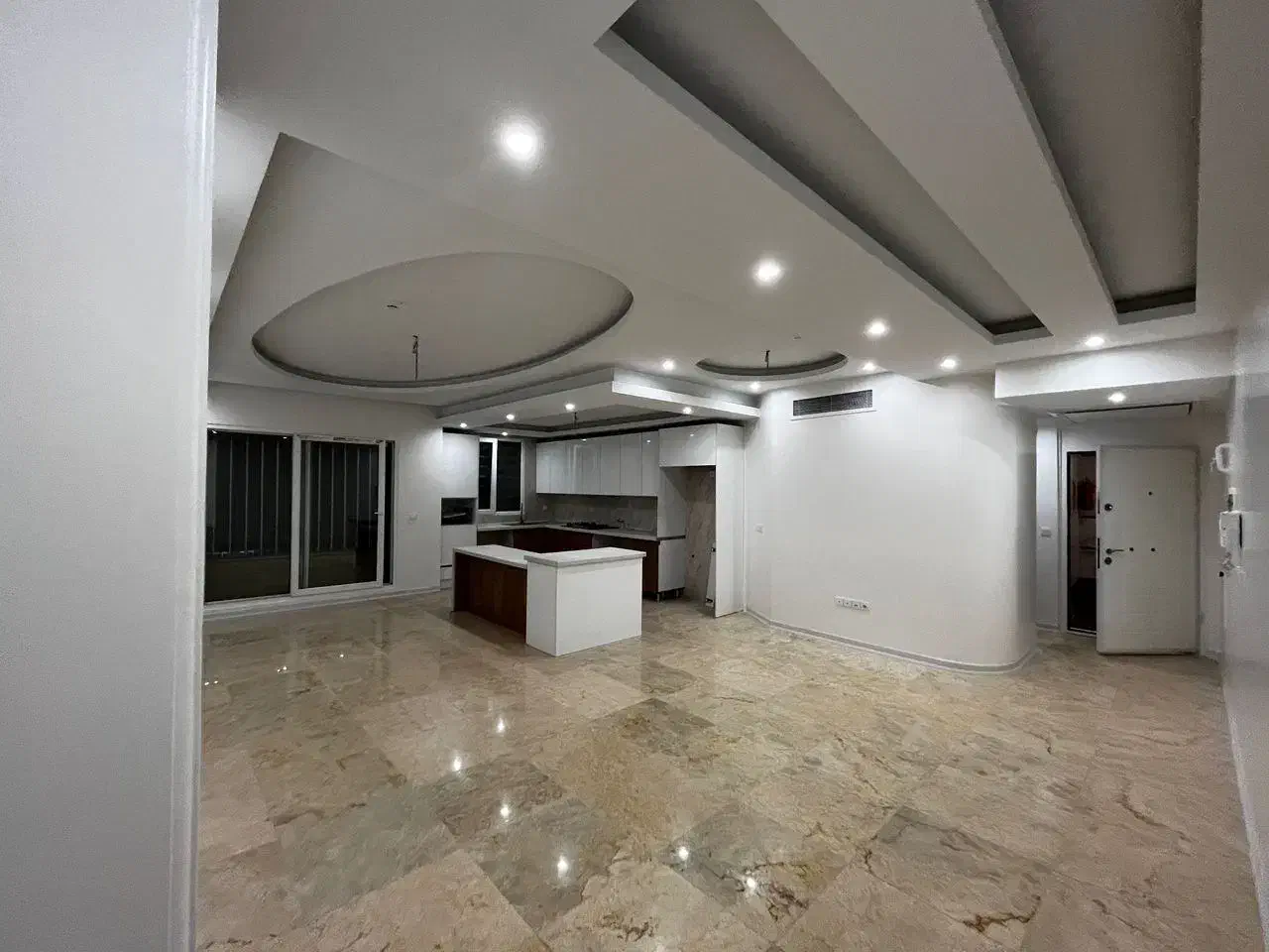 آپارتمان فروشی فوری لوکس و فول امکانات (تخلیه)|فروش آپارتمان|تهران, دروازه شمیران|دیوار