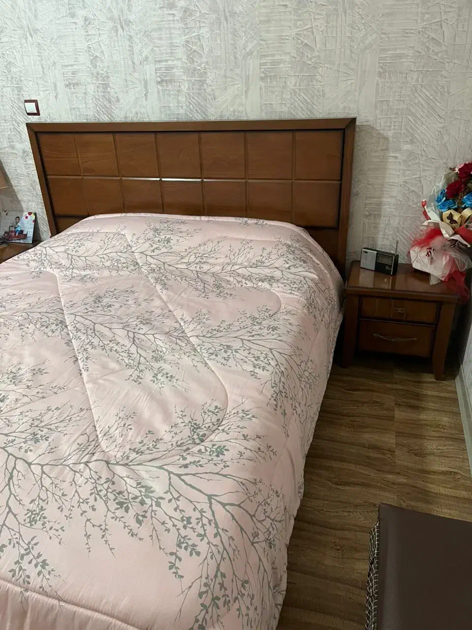 سرویس خواب در حد نو ومیز کنسول|تخت و سرویس خواب|زند, |دیوار