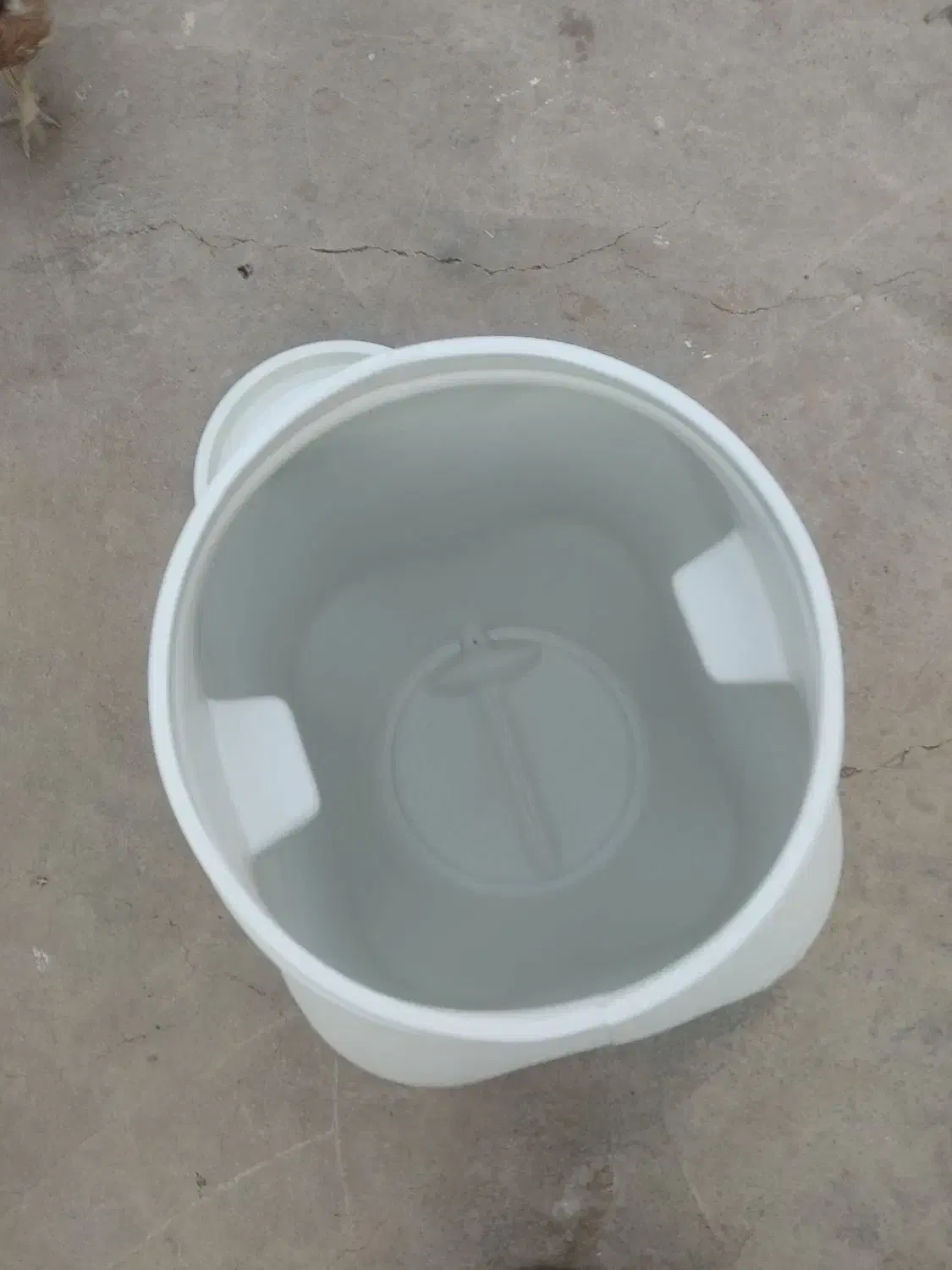 بشکه تمیز و نو|ظروف نگهدارنده، پلاستیکی، یکبارمصرف|مسجد سلیمان, |دیوار