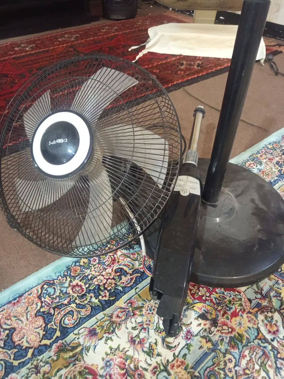 پنکه ایستاده|پنکه و تصفیه‌کنندهٔ هوا|زاهدان, |دیوار