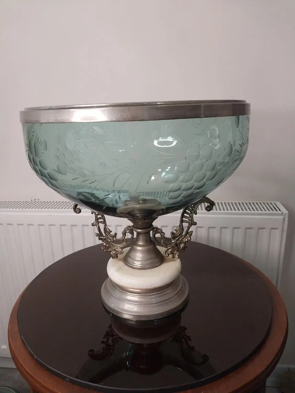 کلکسیونی و قدیمی|کلکسیون اشیاء عتیقه|اندیشه, اندیشه فاز ۱|دیوار