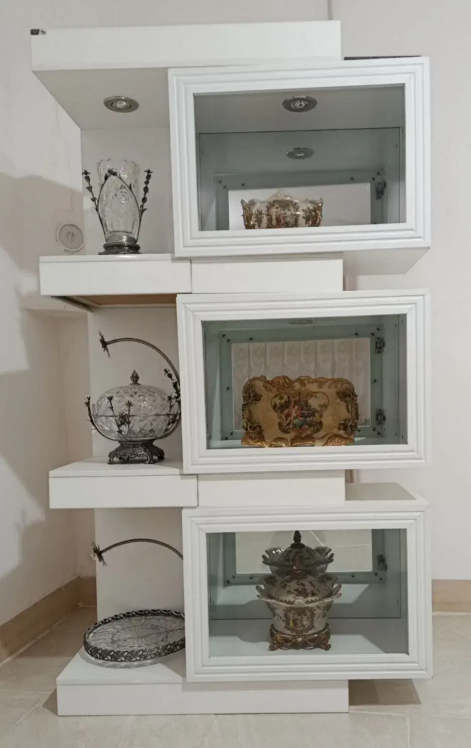 گنجه|بوفه، ویترین، کنسول|سرخس, |دیوار