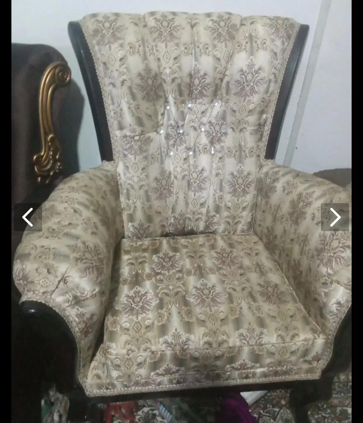 دوعدد مبل تکی|مبلمان خانگی و میز عسلی|میانه, |دیوار