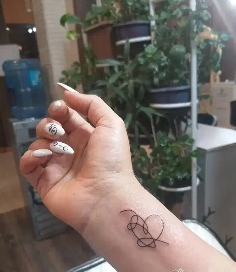 مدل تتو بدن فقط هزینه مواد|خدمات آرایشگری و زیبایی|اصفهان, تخت فولاد|دیوار