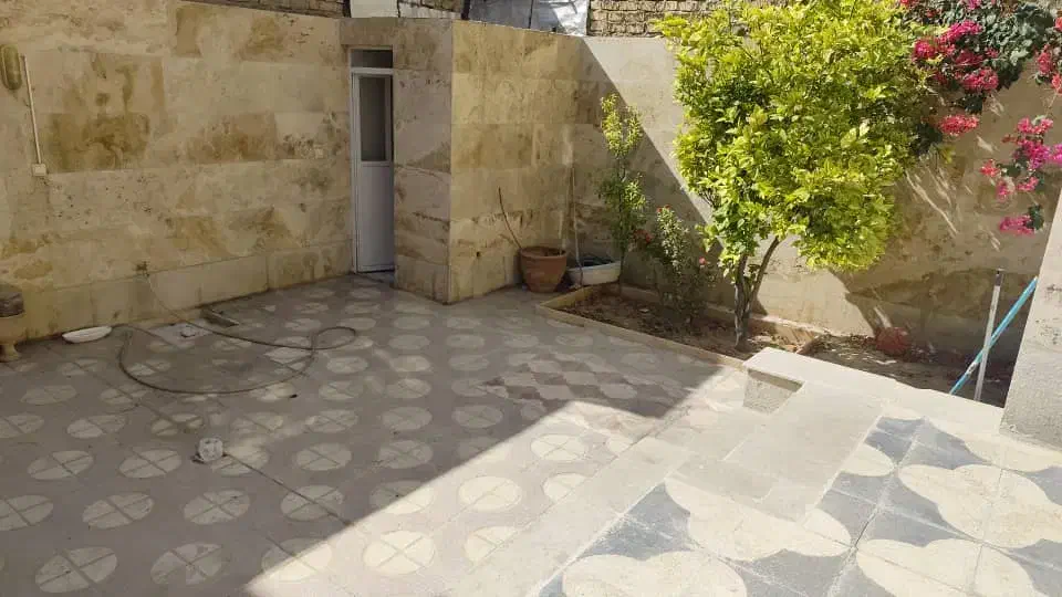 رهن و اجاره هر دو طبقه ویلایی واقع در دولت شرقی|اجارهٔ خانه و ویلا|شیراز, کوشک میدان|دیوار