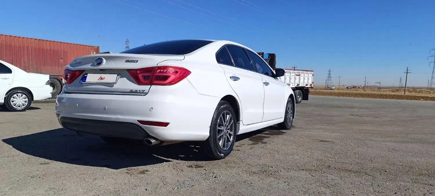 لیفان ۸۲۰|خودرو سواری و وانت|دهگلان, |دیوار