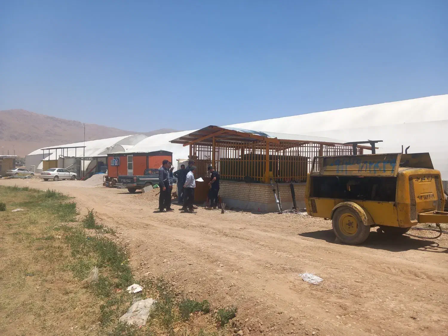 اجاره کمپرسور هوا وپیکوربرقی تخریب بتن وحفاری|ماشین‌آلات صنعتی|بروجن, |دیوار