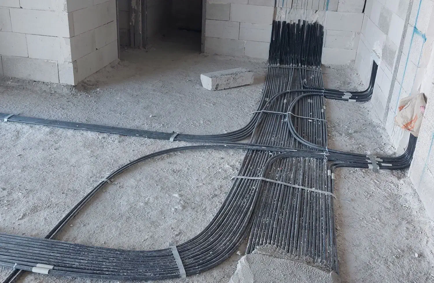 تمامی کارهای برقکاری هوشمند وساده صفر تا صد|خدمات پیشه و مهارت|دزفول, |دیوار