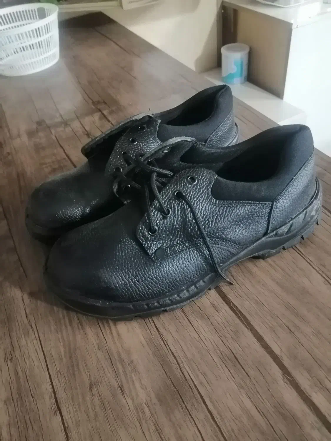 کفش ایمنی|کیف، کفش، کمربند|رباطکریم, مسکن مهر آبشناسان|دیوار