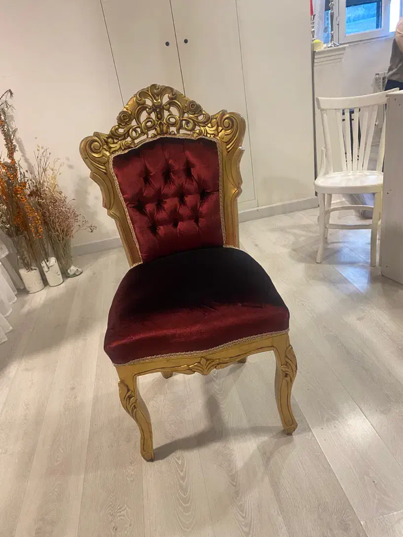 مبل تک نفره کلاسیک|مبلمان خانگی و میز عسلی|شیراز, فرهنگ شهر|دیوار