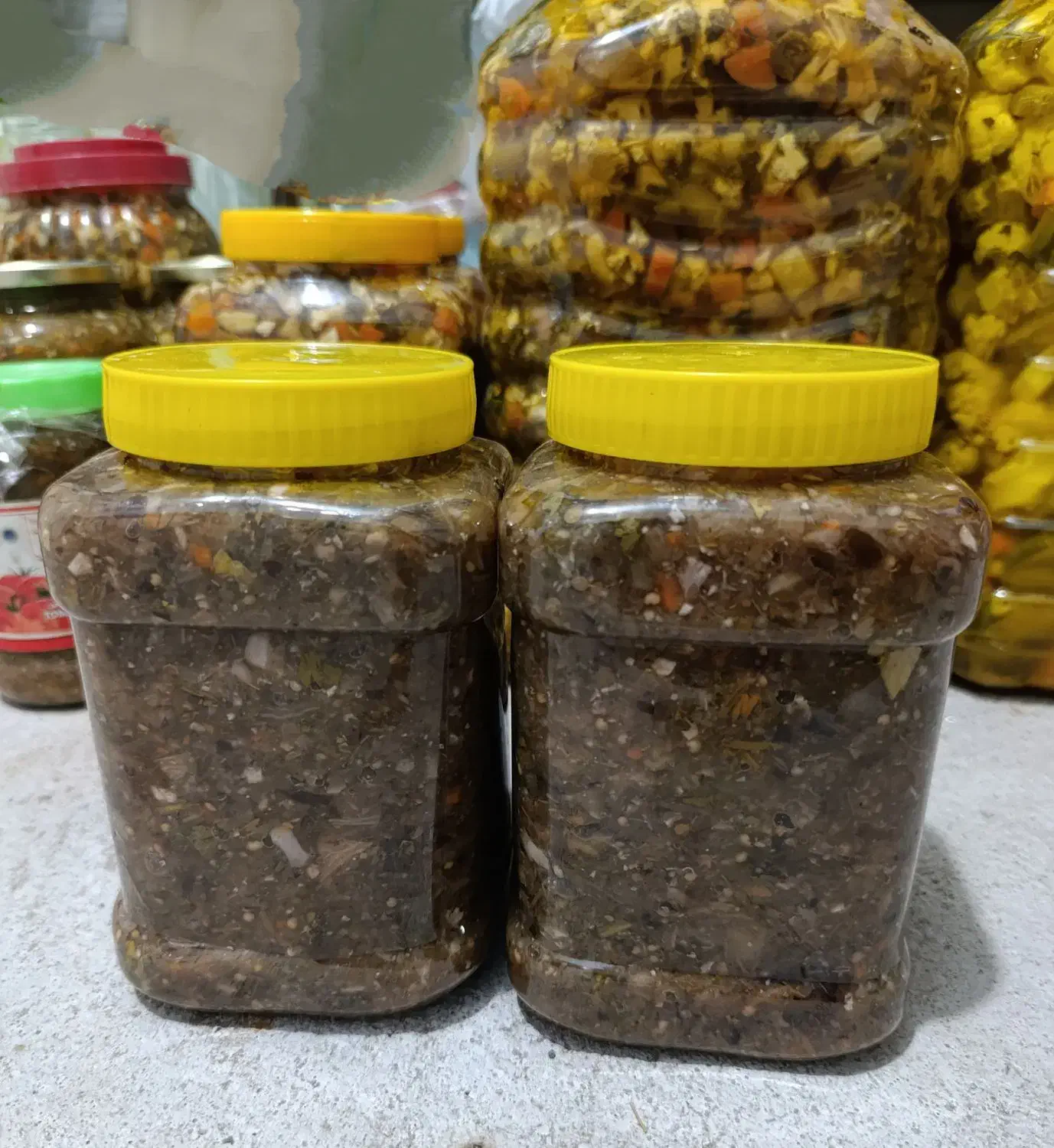 زیتون و خیارشور و آبغوره و سیر ترشی و انواع ترشی|خوردنی و آشامیدنی|تاکستان, |دیوار