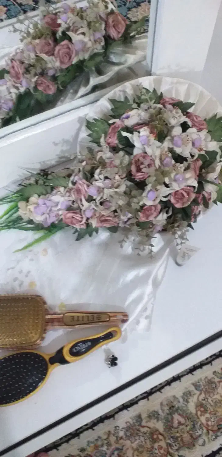 باسلام چند عدد گل مصنوعی شیک|گل مصنوعی|محمدشهر, همایون ویلا|دیوار