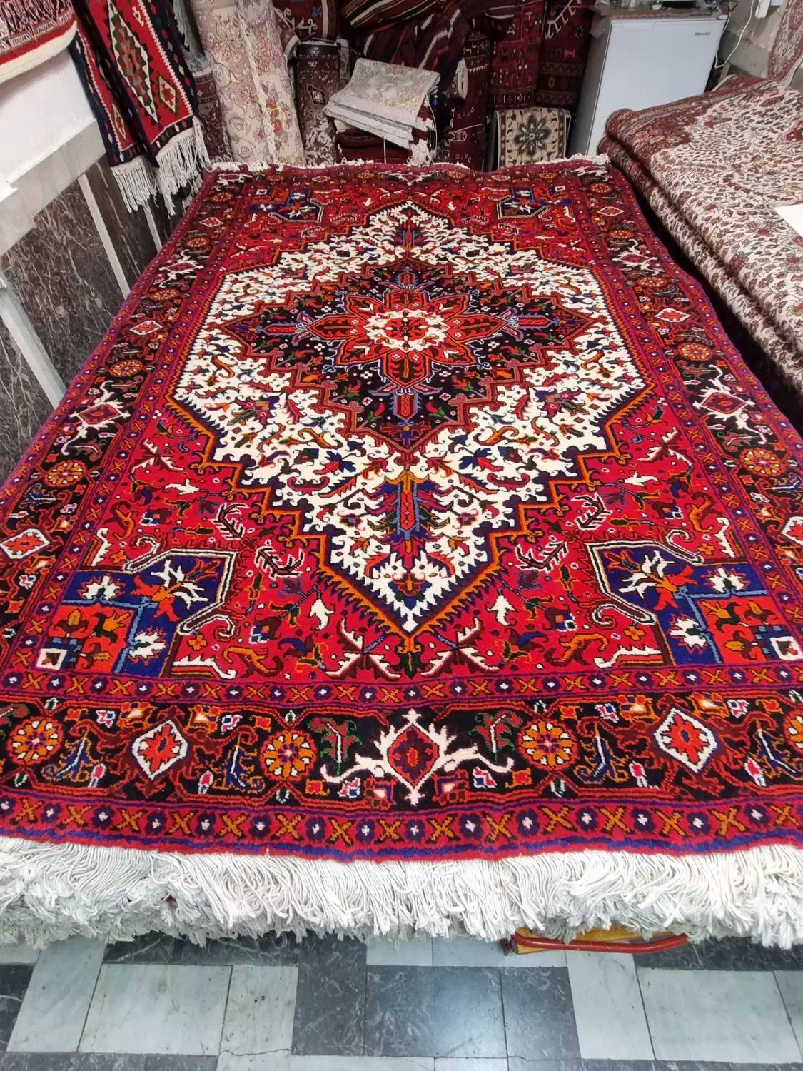 تهی فرش وسطیان|فرش|مراغه, |دیوار