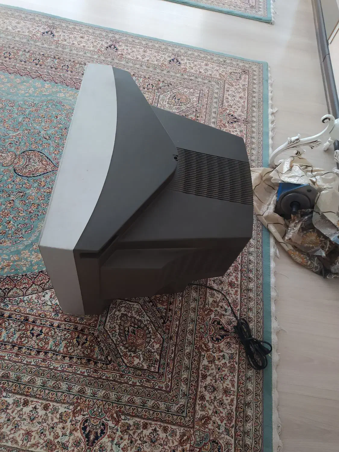 تلویزیون قدیمی سامسونگ|تلویزیون و پروژکتور|اردبیل, |دیوار